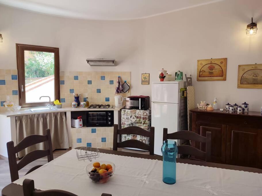 Da Nonna Cettina Appartamento In Villa Con Piscina Palermo Luaran gambar