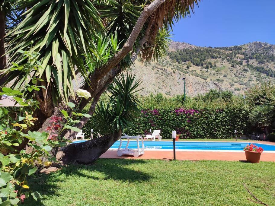Da Nonna Cettina Appartamento In Villa Con Piscina Palermo Luaran gambar