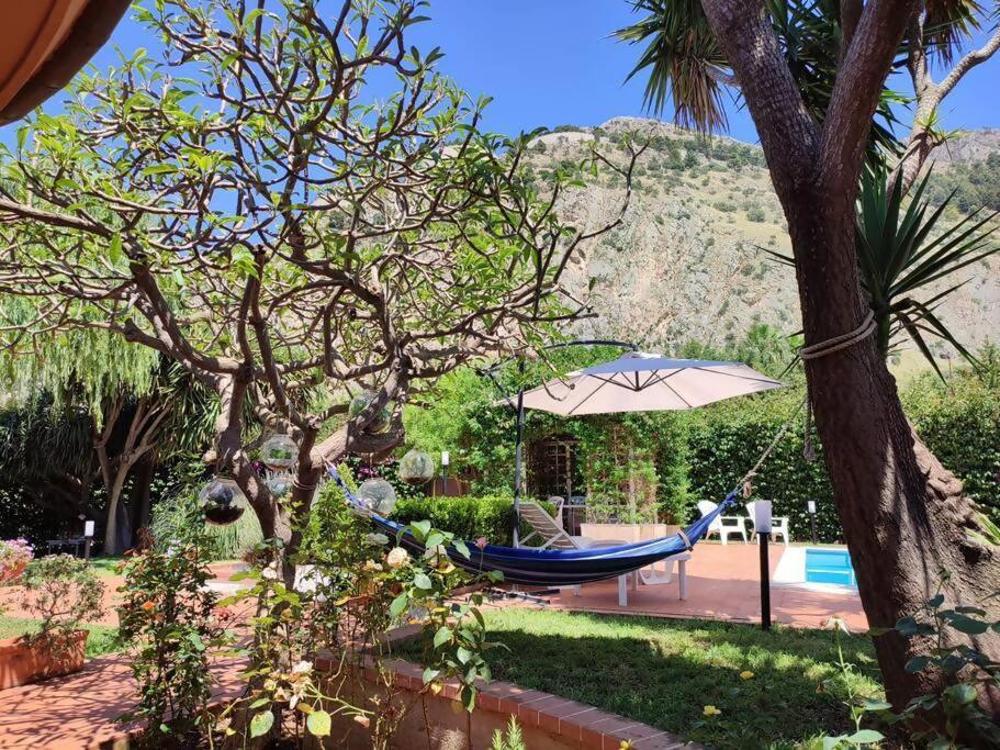 Da Nonna Cettina Appartamento In Villa Con Piscina Palermo Luaran gambar